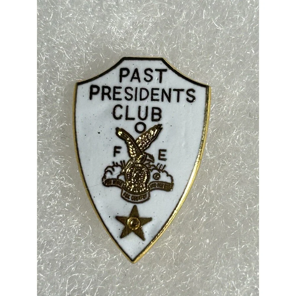 Past Presidents Club FOE Fraternal Order of Eagles Pin White & Gold Tone 🦅
